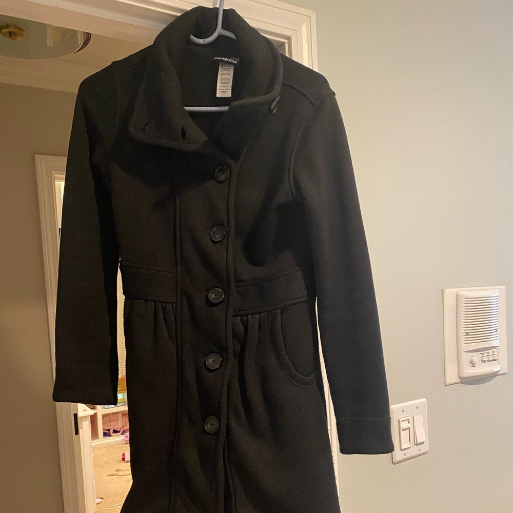 Women’s Patagonia long better sweater black small